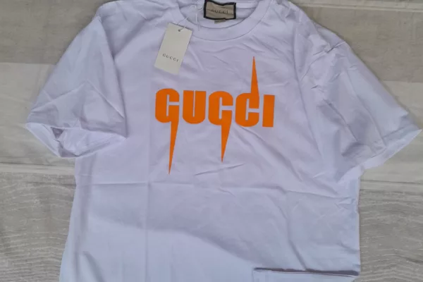 T-shirt gucci