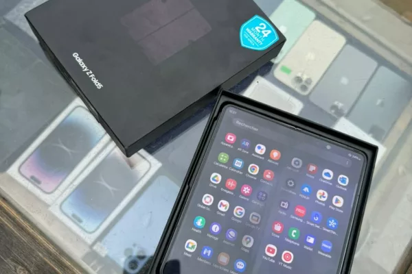 Samsung galaxy Z fold5 256 giga