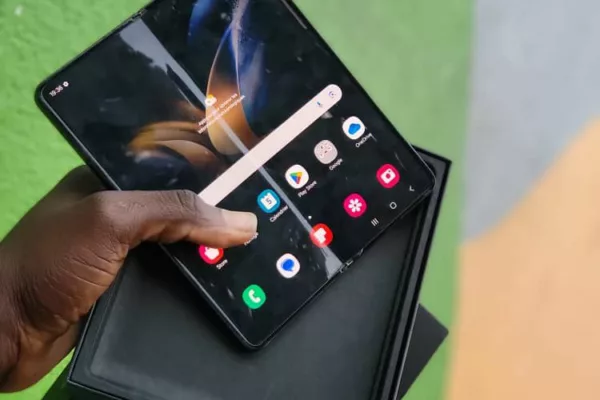 Samsung galaxy Z fold4 256giga