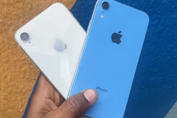 iPhone XR 64giga tout passe