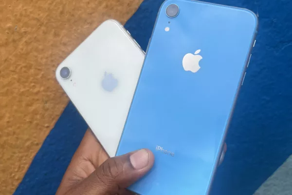 iPhone XR 64giga tout passe