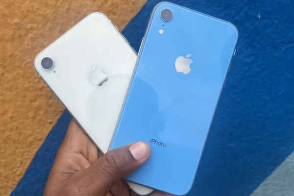 iPhone XR 64giga tout passe