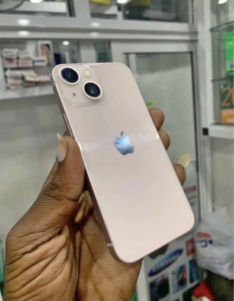 iPhone 13 simple quasi neuf