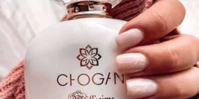 Parfum gros/détails et des chaussures de marque