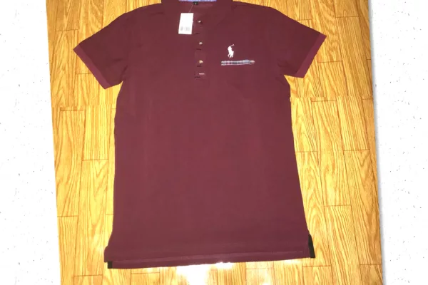 Polo de taille l disponible