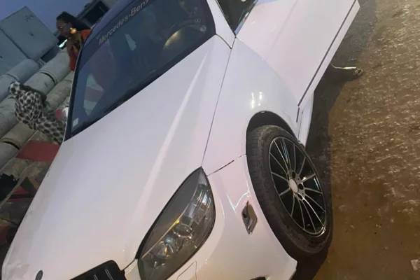 Rapide Mercedes C300 Année 2008 • Boîte Automatique 6 Cylind