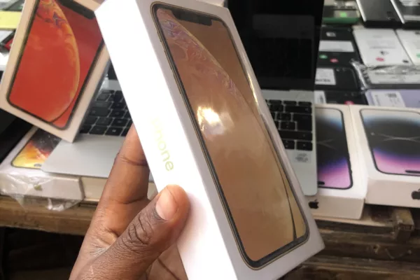 iPhone XR 64giga scellé