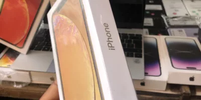 iPhone XR 64giga scellé