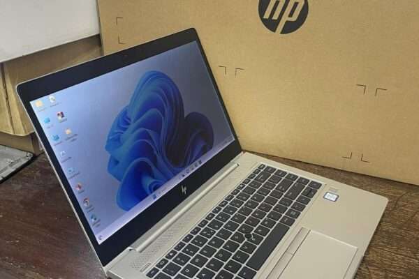 HP PRO G6 CORE i5 8e génération ram 16go + ssd512