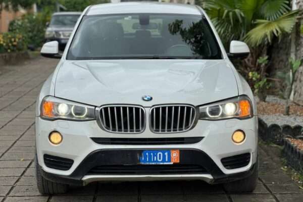 BMW X3 2015 Automatique Essence 4 Cylindres climatisé