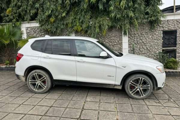 BMW X3 2015 Automatique Essence 4 Cylindres climatisé