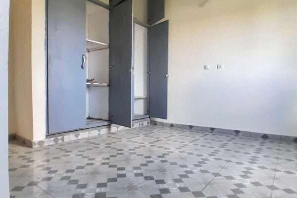 Location appartement 3 pièces à Cocody Angré, près du nouveau CHU DJOROGOBITÉ