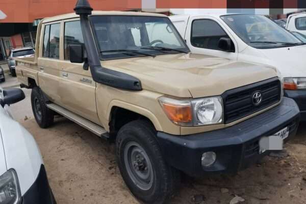 Vente Toyota Land cruiser j79 année 2015 diesel boîte manuel