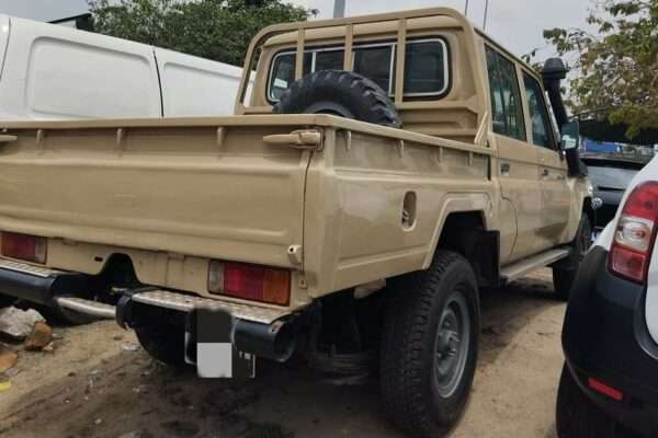 Vente Toyota Land cruiser j79 année 2015 diesel boîte manuel