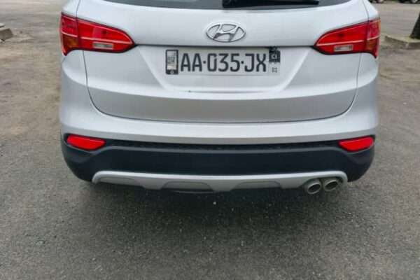 Location hyundai Santa fe 7 places assises