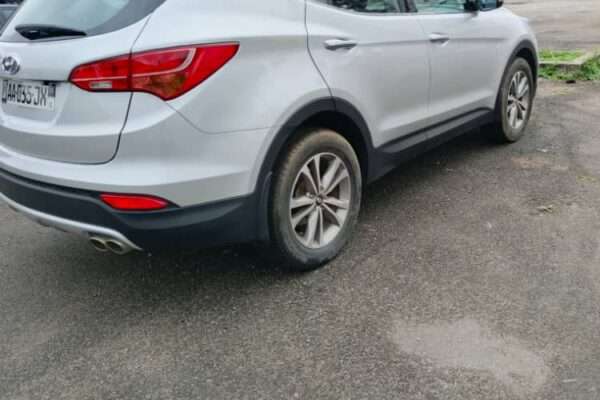 Location hyundai Santa fe 7 places assises