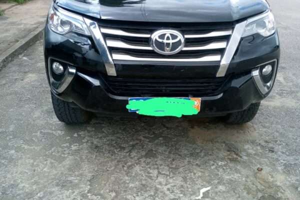 Toyota fortuner en vente