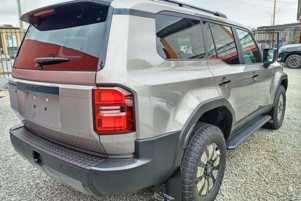 TOYOTA Land Cruiser PRADO en vente