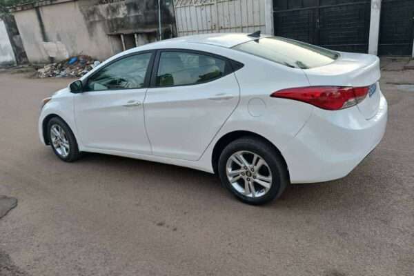 Hyundai Elantra 2011