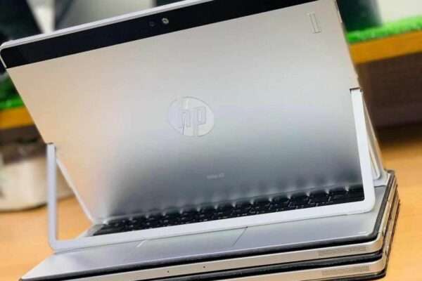 HP ELITEBOOK PRO 1012 Core M5 ( i5)