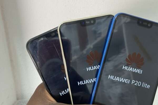 Huawei P20LITE quasi neuf sans accessoires 128 giga 6RAM