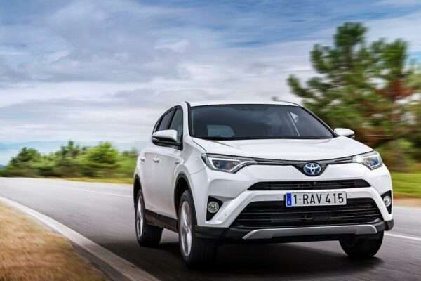 TOYOTA RAV4 HYBRID EN LOCATION