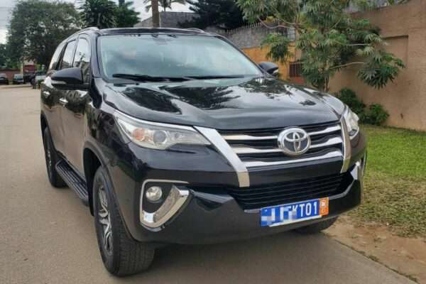 Toyota fortuner en vente