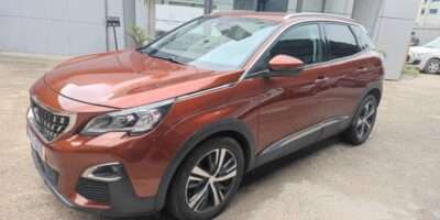 Vend Peugeot 3008 boite automatique 2020