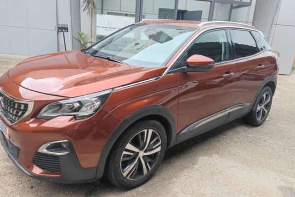 Vend Peugeot 3008 boite automatique 2020