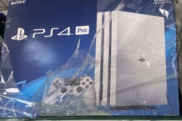 Ps4 pro blanche Craker nouveau