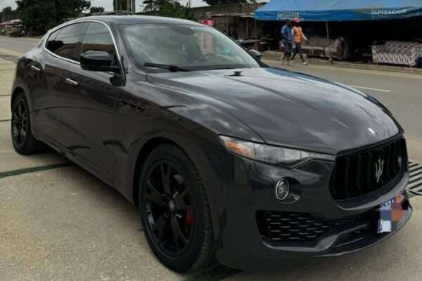 MASERATI LEVANTE en vente