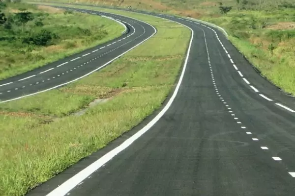 🏡 Terrain de 6 208 Hectares à Vendre – Autoroute du Nord