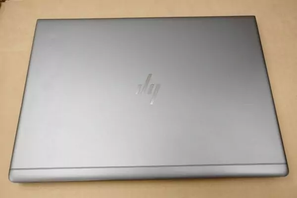 HP ZBOOK CORE i5 8eGeneration ram 16giga l