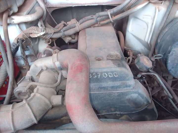 En vente Iveco boîte manuelle 4 cylindre