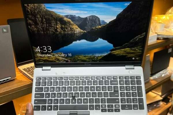 DELL CORE i7 10e Génération avec carte graphique 4giga