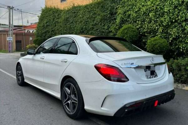 Mercedes classe C300 année 2022 pack AMG full options