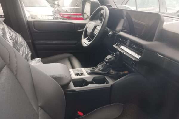 Toyota Land Cruiser Prado black édition neuf 2025