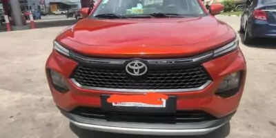 Toyota starlet Cross année 2025 boite automatique