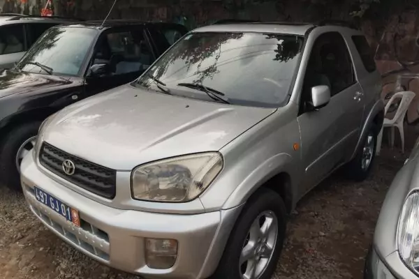 RAV4 année 2000 2 portières boite automatique