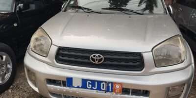 RAV4 année 2000 2 portières boite automatique