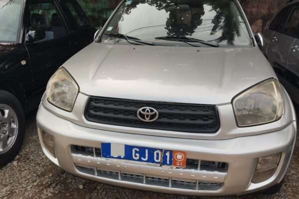 RAV4 année 2000 2 portières boite automatique