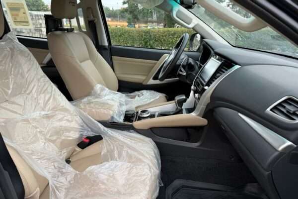 Mitsubishi montero sport neuf 7 plces V6 année 2025