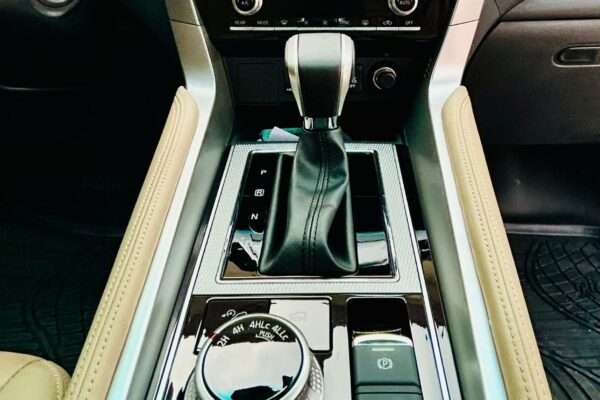 Mitsubishi montero sport neuf 7 plces V6 année 2025