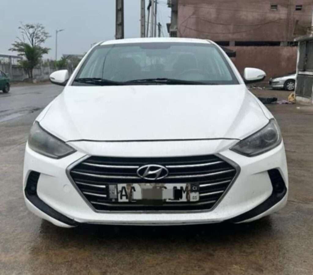 Hyundai AVANTE en vente