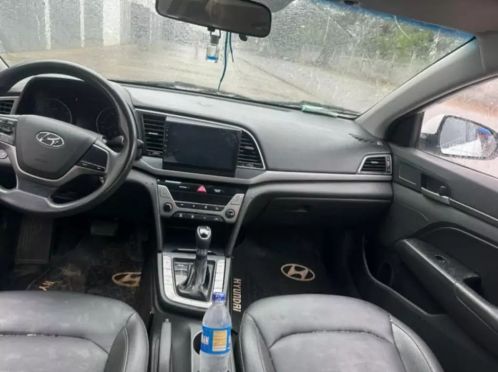 Hyundai AVANTE en vente